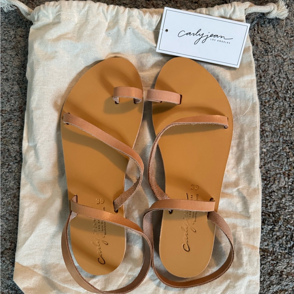 NWT Carly Jean Los Angeles Rhodes Sandals